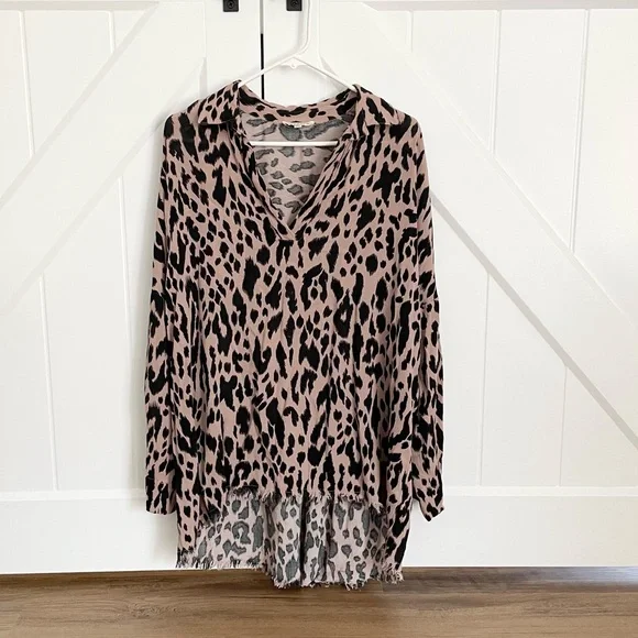 Umgee Animal Print Long Sleeve V-Neck Tunic Oversized Top - Picture 6 of 9